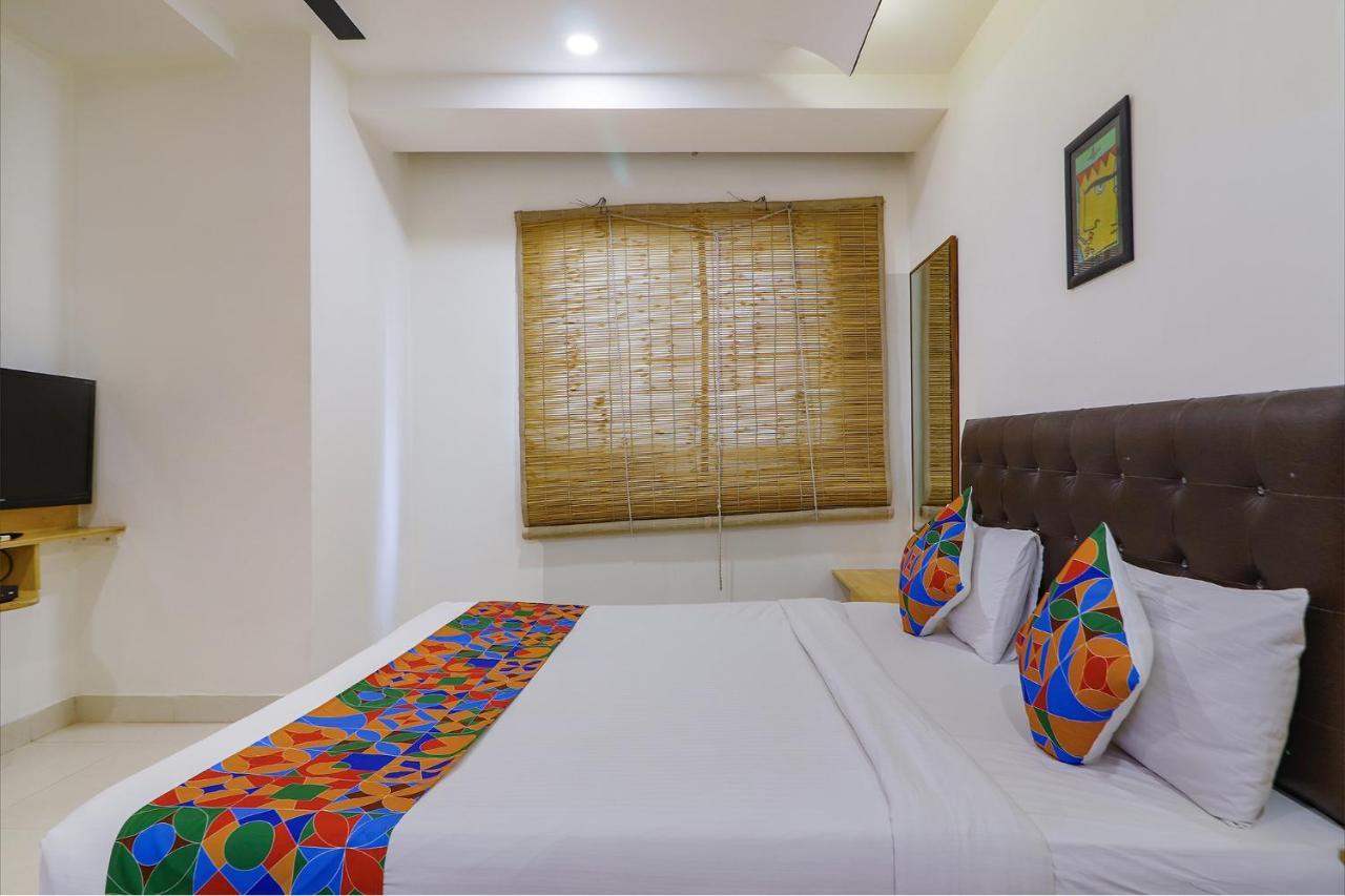 Fabhotel Aamantran & Banquet Halls - Nr Rtc X Roads Metro Station حيدر أباد المظهر الخارجي الصورة