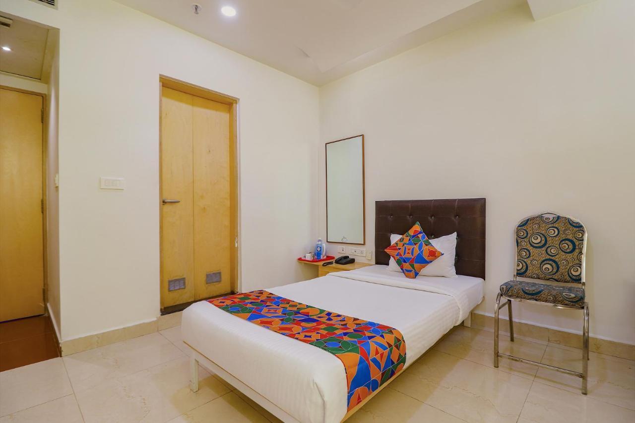 Fabhotel Aamantran & Banquet Halls - Nr Rtc X Roads Metro Station حيدر أباد المظهر الخارجي الصورة