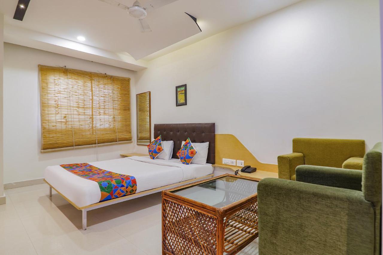 Fabhotel Aamantran & Banquet Halls - Nr Rtc X Roads Metro Station حيدر أباد المظهر الخارجي الصورة