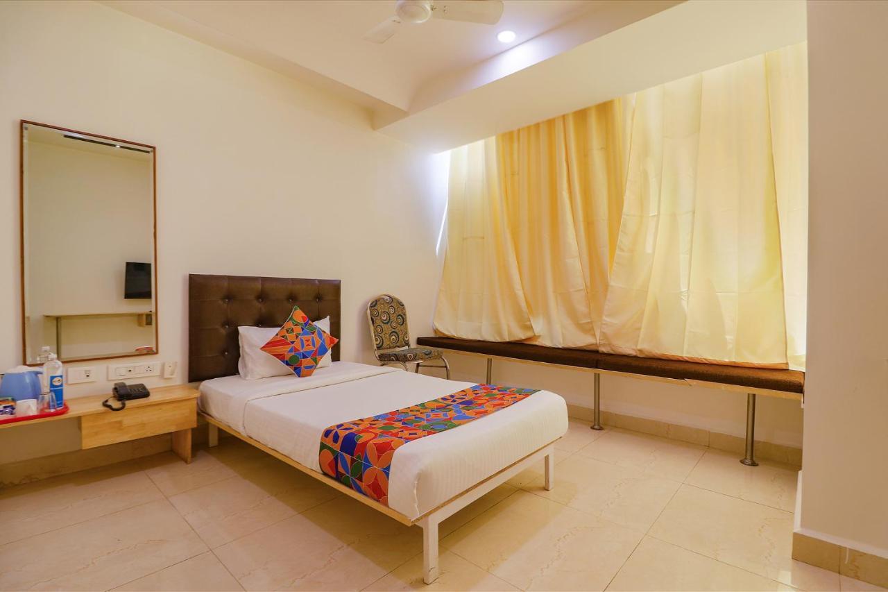 Fabhotel Aamantran & Banquet Halls - Nr Rtc X Roads Metro Station حيدر أباد المظهر الخارجي الصورة